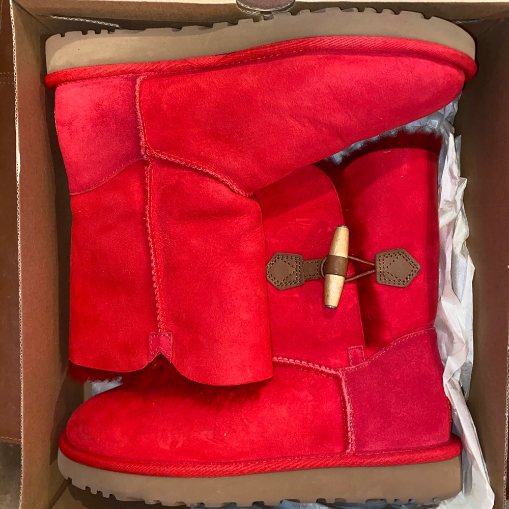BRAND NEW red Bailey Uggs